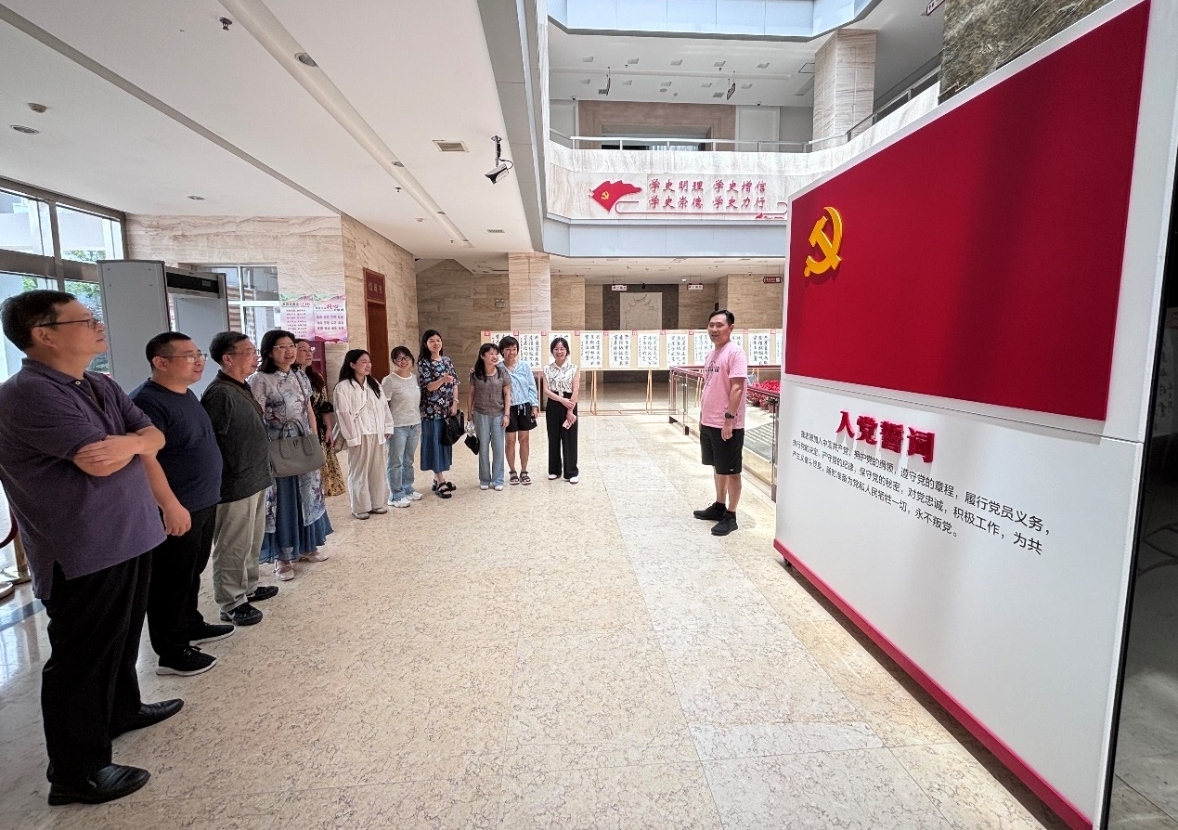 0f9b28ea90b34da0a7351dd8f84b171c.jpg 0f9b28ea90b34da0a7351dd8f84b171c.jpg