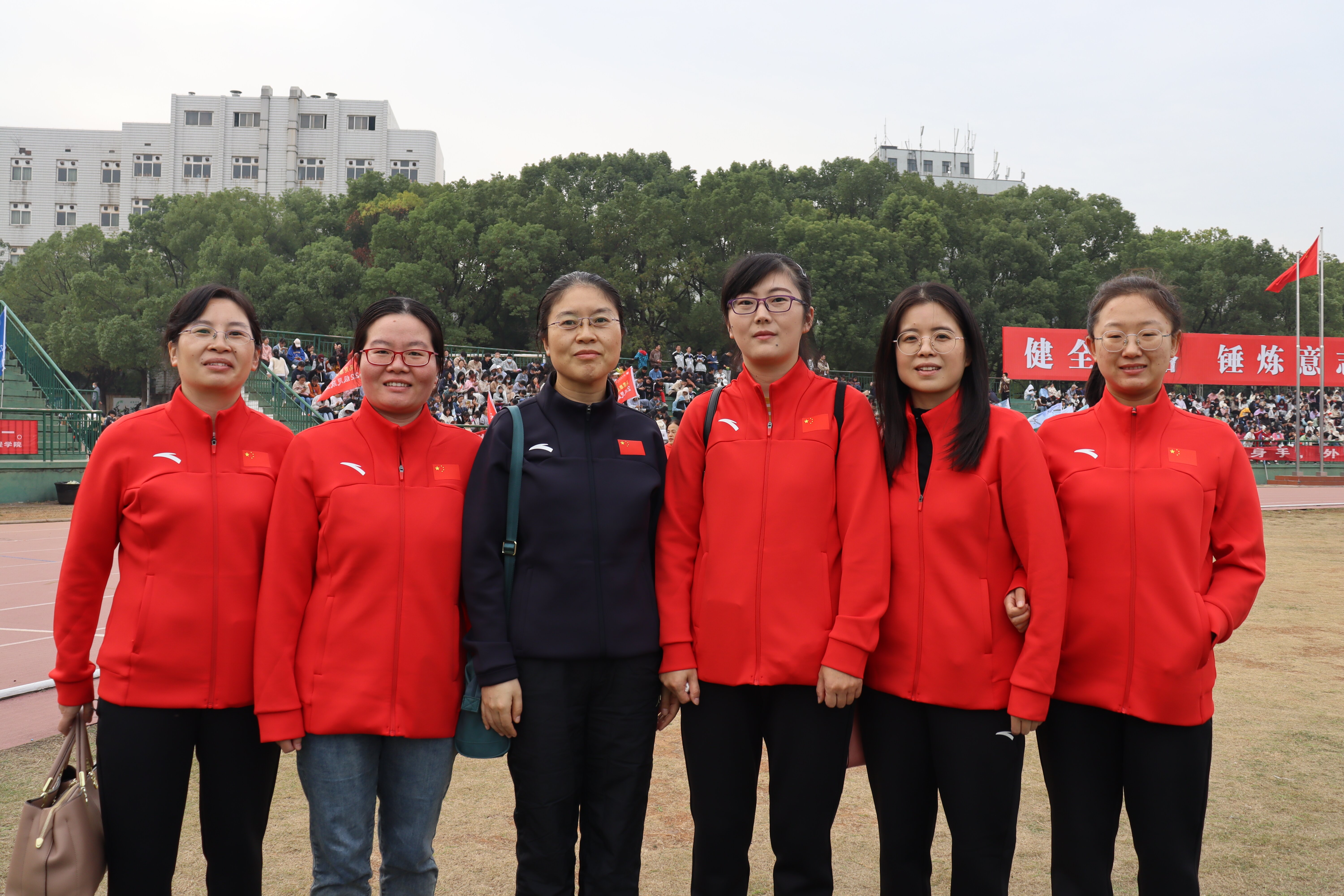 70eefa5fbf0249d6955ec0715ca963f4.jpg 70eefa5fbf0249d6955ec0715ca963f4.jpg